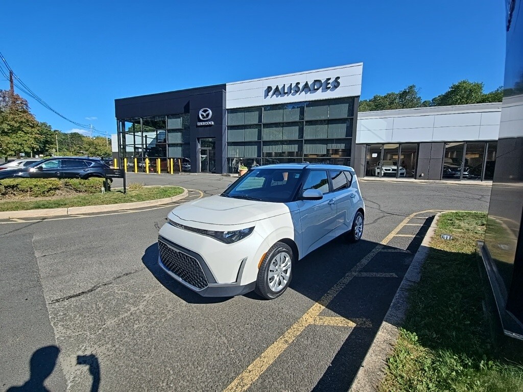 2023 Kia Soul LX photo 4