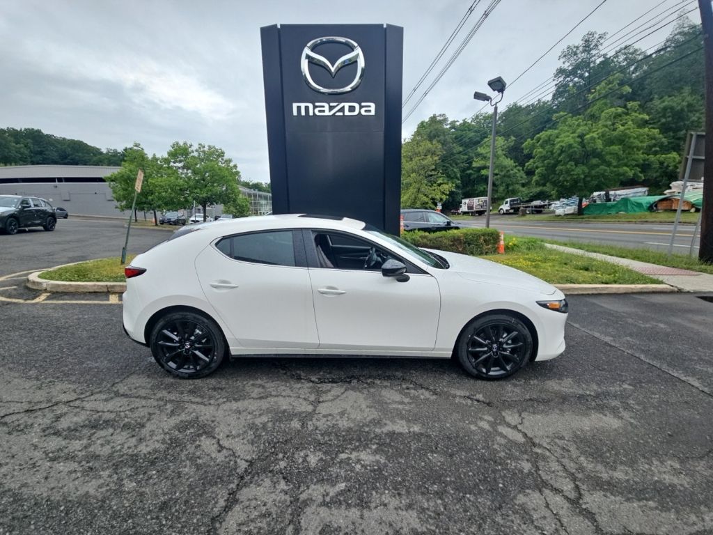 2026 Mazda CX-3 2.5 Carbon Ed. AT 5-Door SKYACTIV AWD's photo