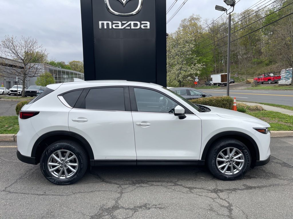 2023 Mazda CX-5 S Preferred package Auto AWD's photo
