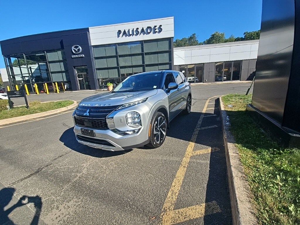 2022 Mitsubishi Outlander SE photo 4