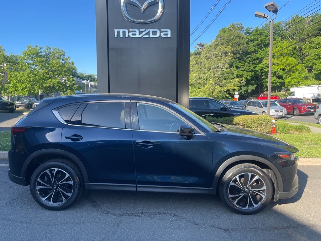 2022 Mazda CX-5 S Premium package Auto AWD's photo
