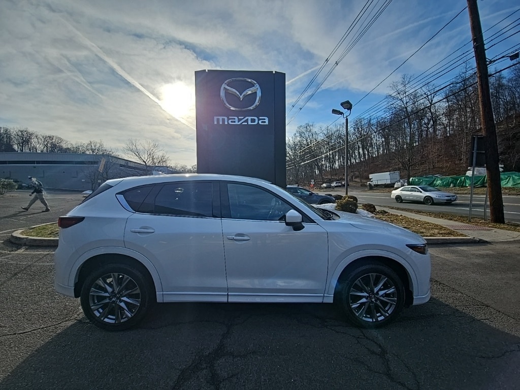 2025 Mazda CX-5 Base's photo