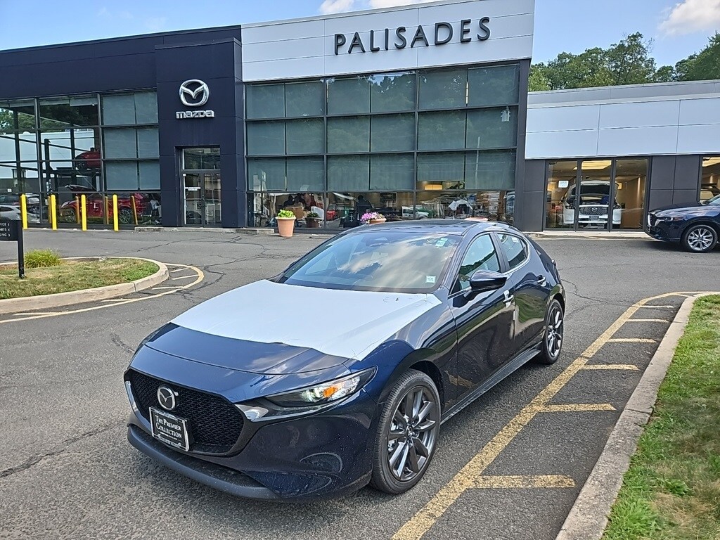 2025 Mazda Mazda3 2.5 s Preferred photo 4