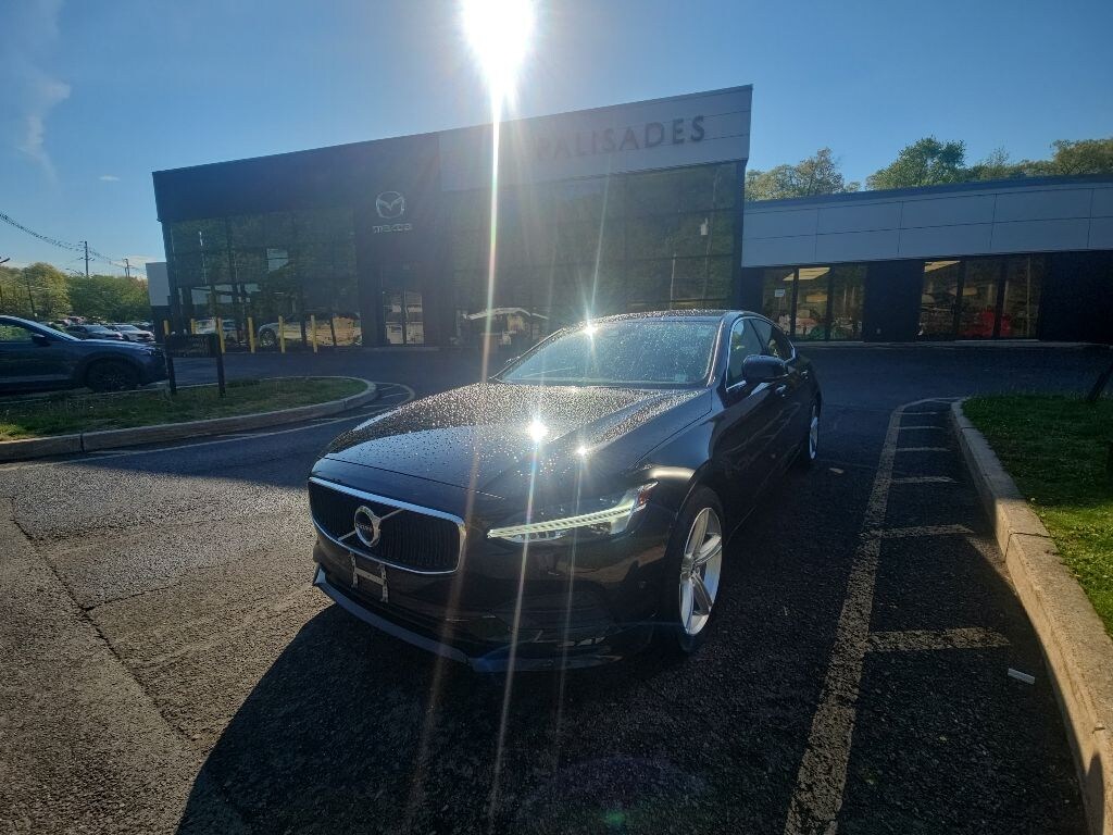 Used 2018 Volvo S90 T5 AWD Momentum Sedan