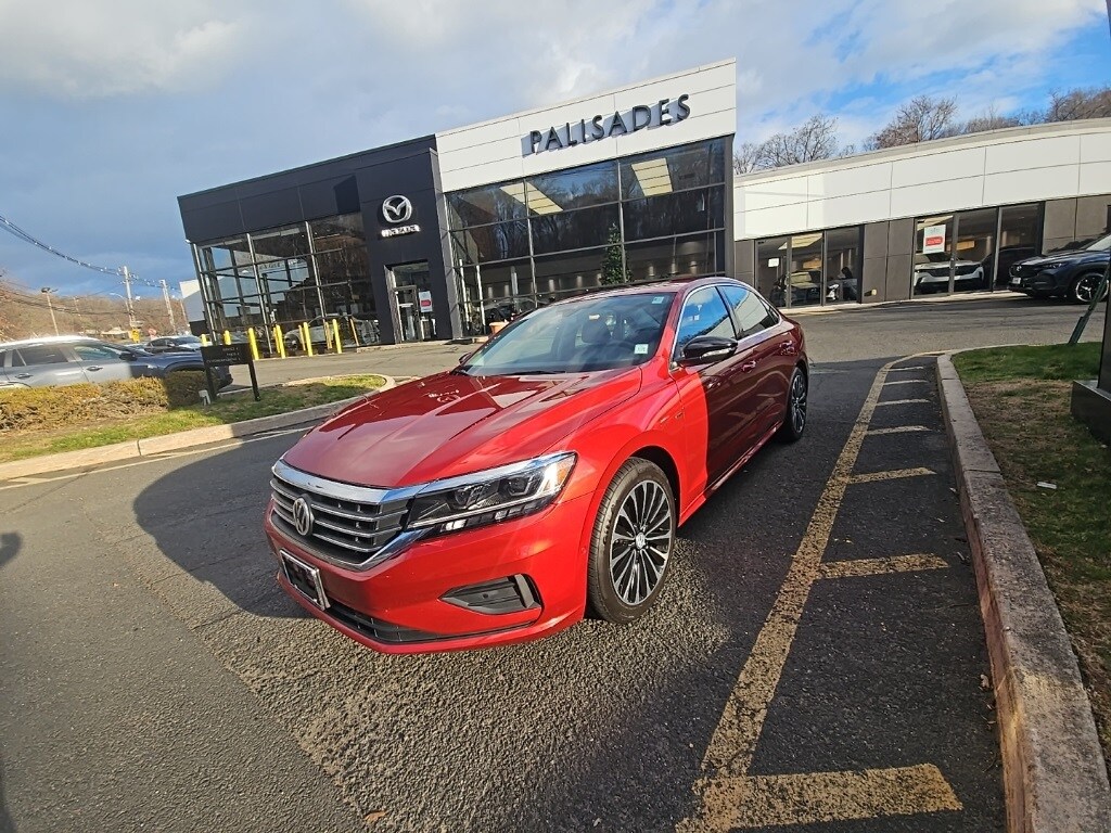 2022 Volkswagen Passat 2.0T Limited photo 4