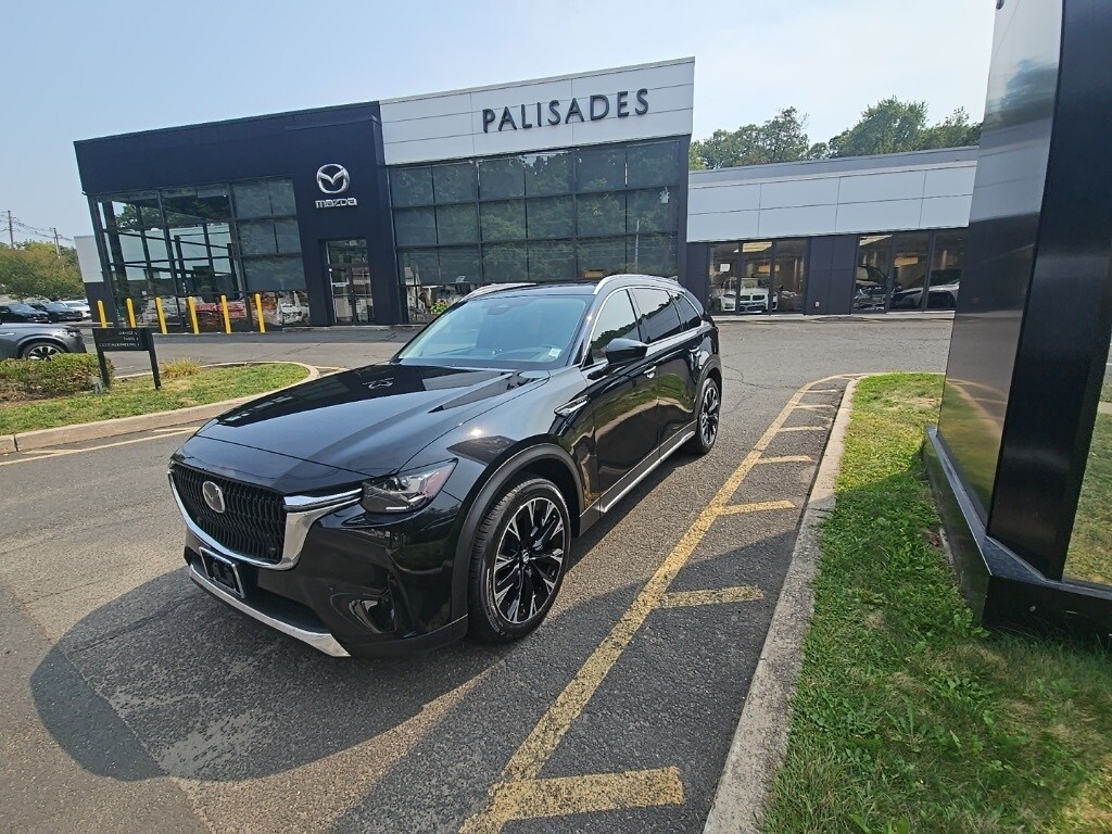 2024 Mazda CX-90 Premium photo 2