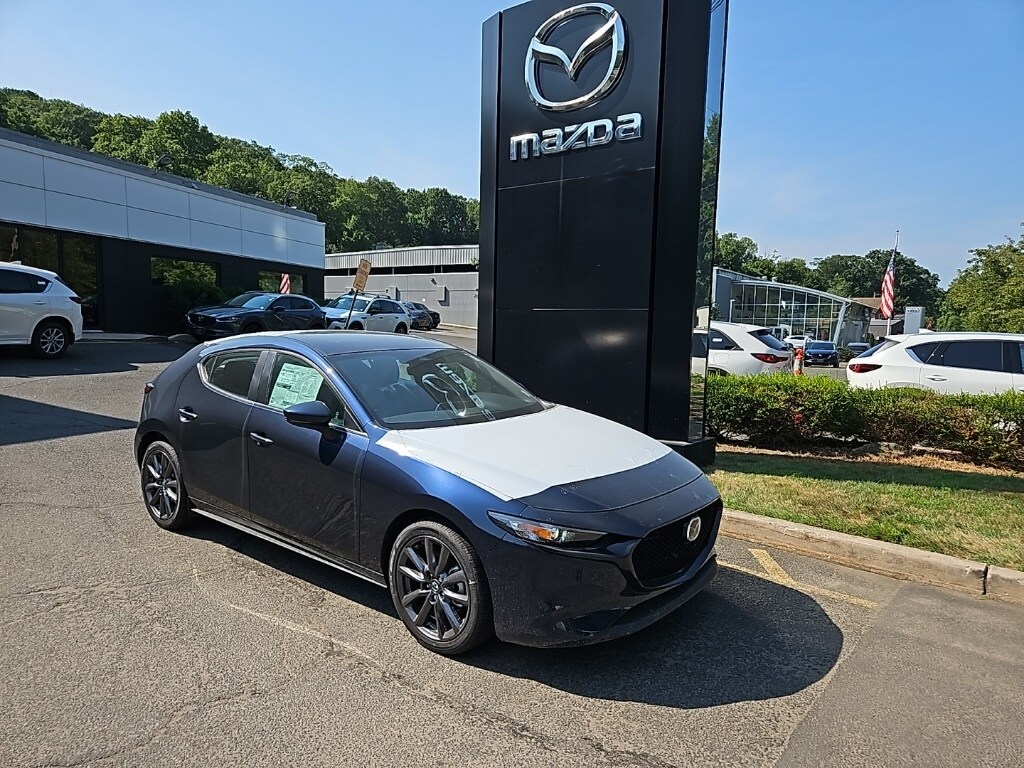 2025 Mazda Mazda3 2.5 s Preferred photo 2