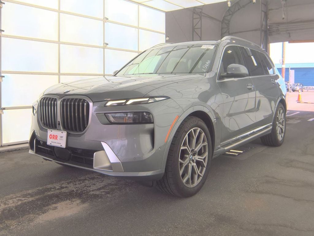 2023 BMW X7 xDrive40i's photo