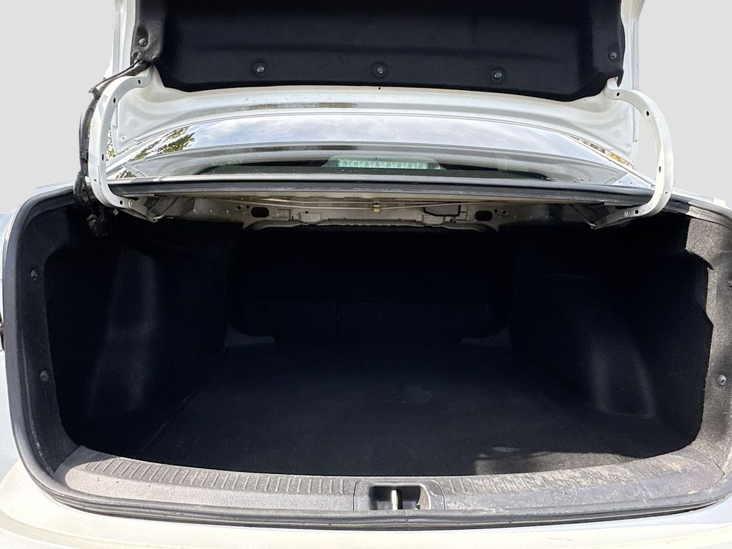 2021 Toyota Corolla LE - Photo 26