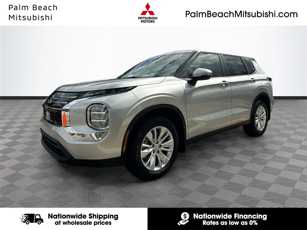 2025 Mitsubishi Outlander ES's photo