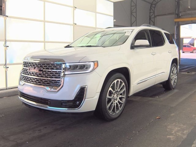 2023 GMC Acadia Denali's photo
