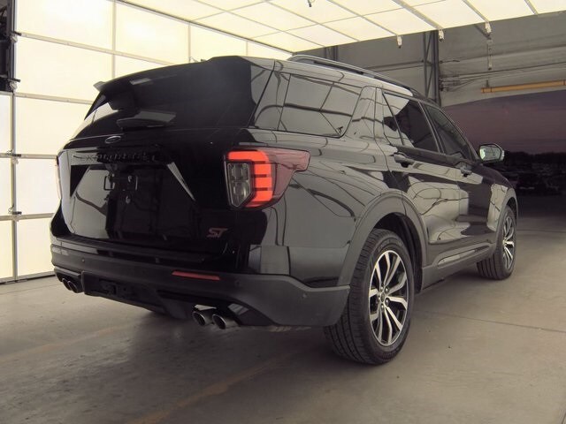 2020 Ford Explorer ST photo 2