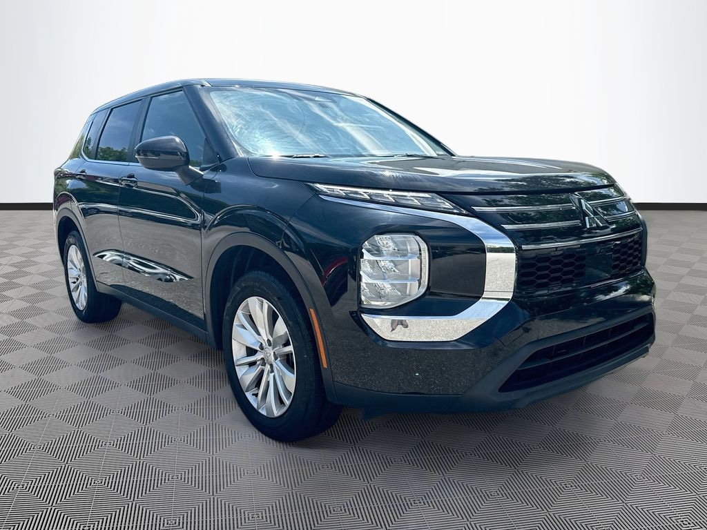 Used 2025 Mitsubishi Outlander ES SUV