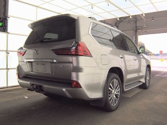 2018 Lexus LX 570 photo 2