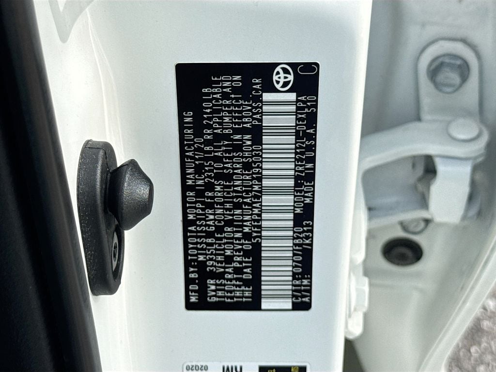 2021 Toyota Corolla LE - Photo 32