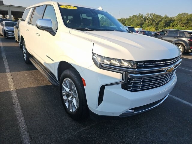 2022 Chevrolet Suburban Premier photo 2