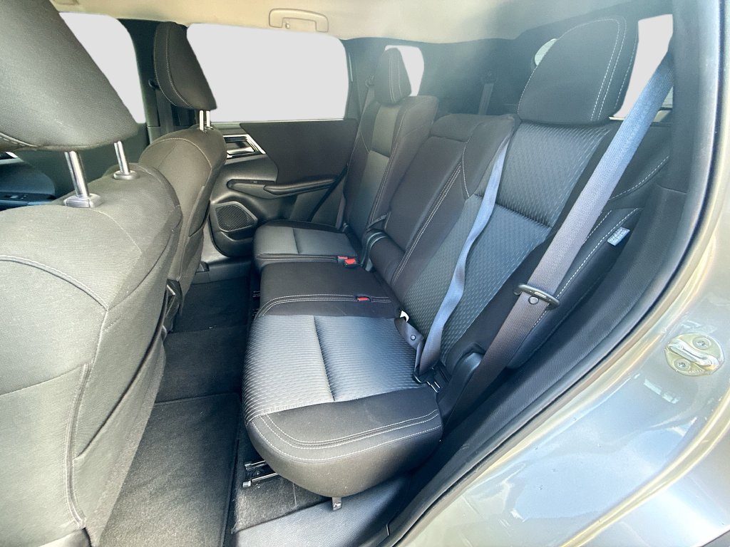 2024 Mitsubishi Outlander ES - Photo 25