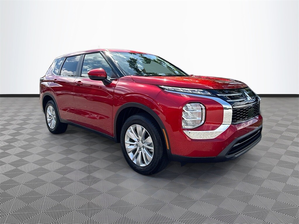 2025 Mitsubishi Outlander ES photo 2