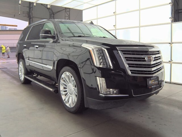 2019 Cadillac Escalade Platinum photo 3