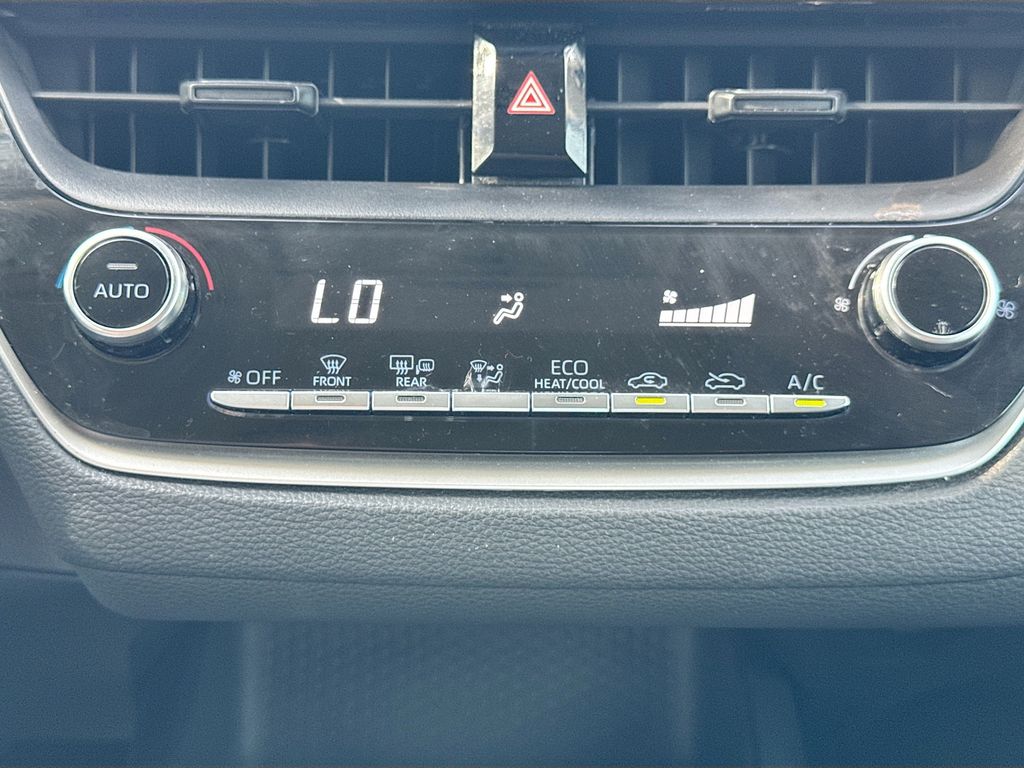 2021 Toyota Corolla LE - Photo 16