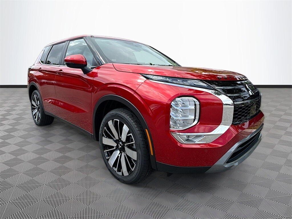 2025 Mitsubishi Outlander SE photo 3