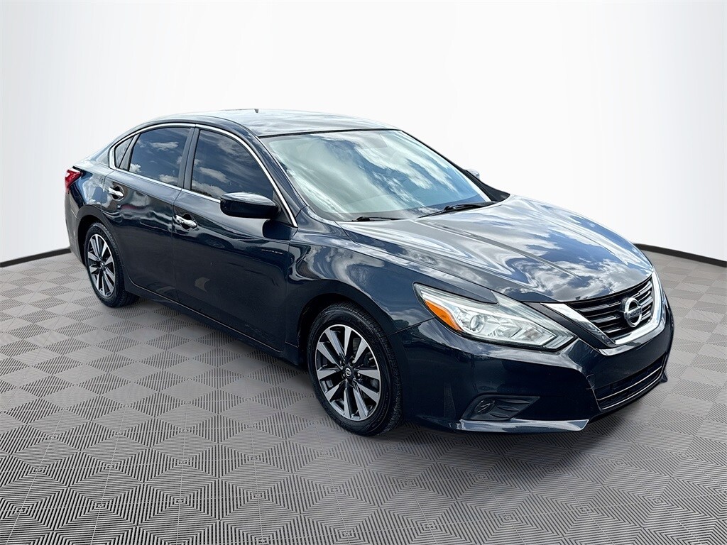 2017 Nissan Altima 2.5 SV photo 3
