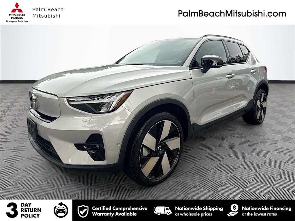 2023 Volvo XC40 Plus's photo