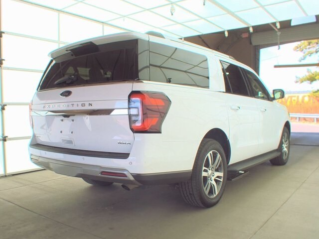 2024 Ford Expedition MAX Limited photo 2