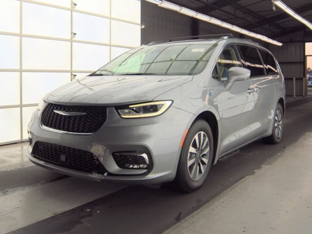 Used 2021 Chrysler Pacifica Hybrid Touring L Minivan/Van