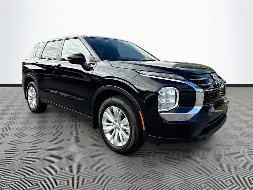 Used 2025 Mitsubishi Outlander ES SUV