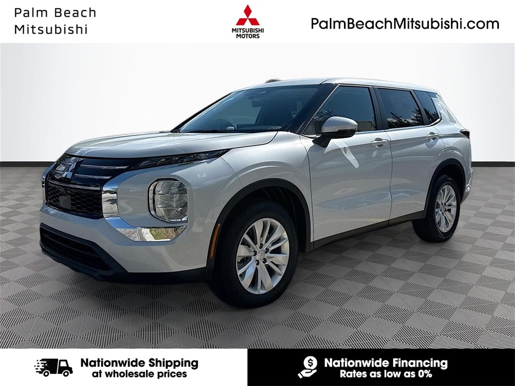 2025 Mitsubishi Outlander ES's photo