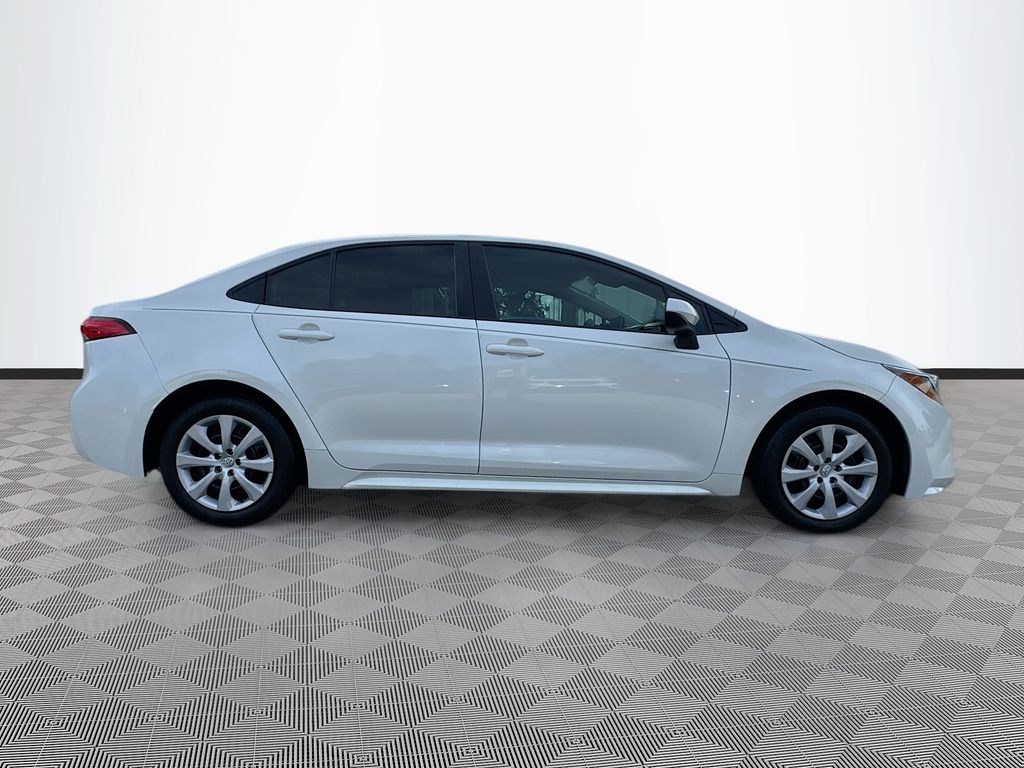 2021 Toyota Corolla LE - Photo 5