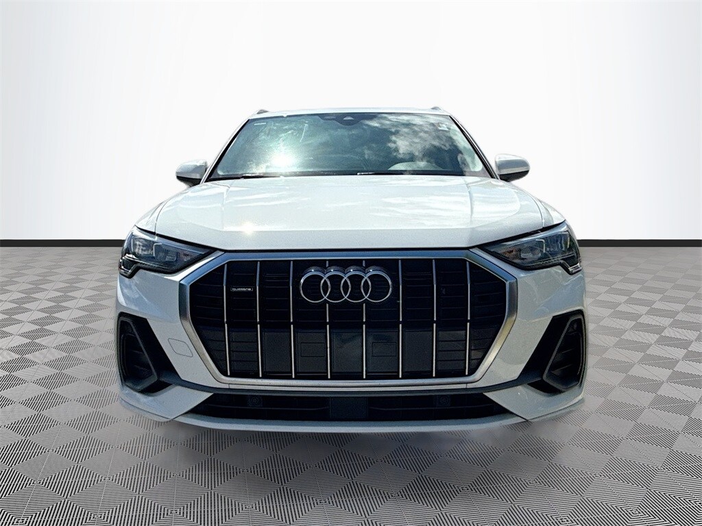 2021 Audi Q3 S line Premium photo 2