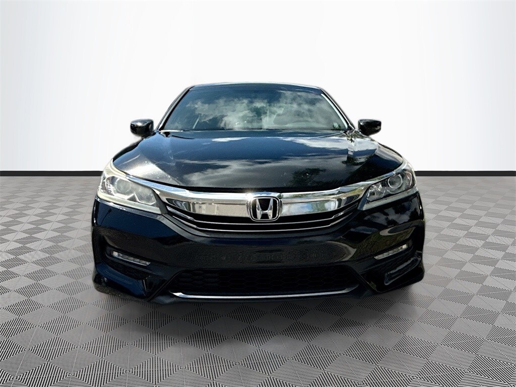 2016 Honda Accord Sport photo 2