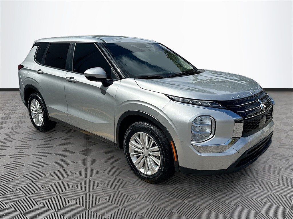 Used 2024 Mitsubishi Outlander ES SUV
