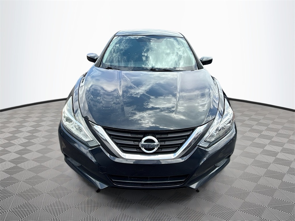 Used 2017 Nissan Altima SV with VIN 1N4AL3AP8HC208216 for sale in West Palm Beach, FL