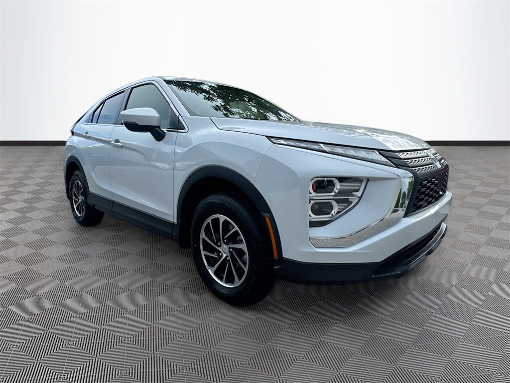 2025 Mitsubishi Eclipse Cross ES photo 3