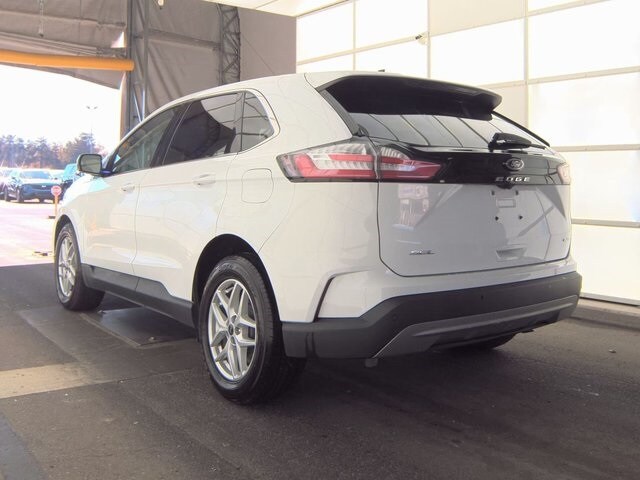 2023 Ford Edge SEL photo 3