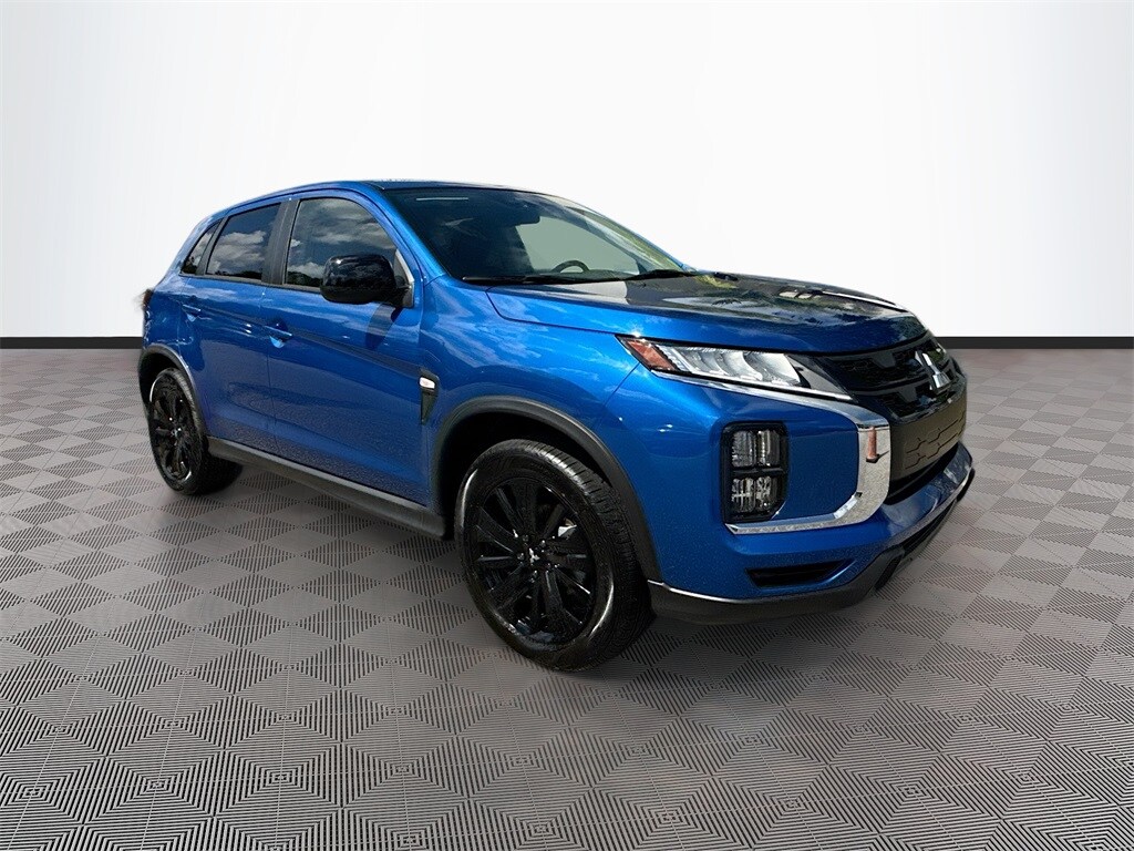 2025 Mitsubishi Outlander Sport LE photo 3