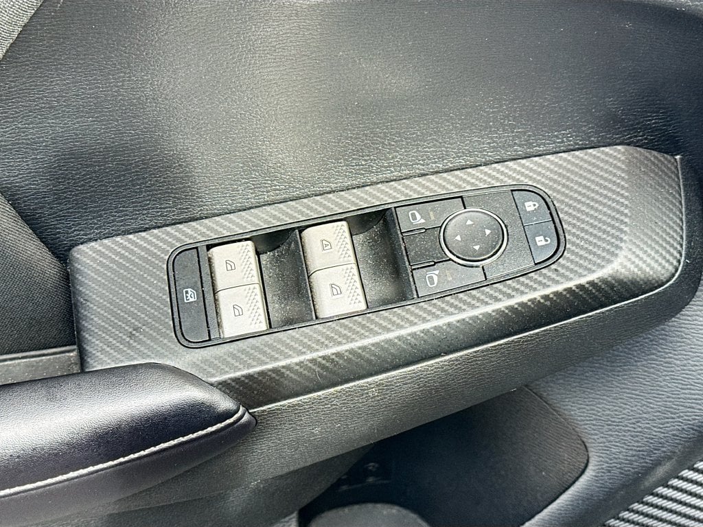 2024 Mitsubishi Outlander ES - Photo 19