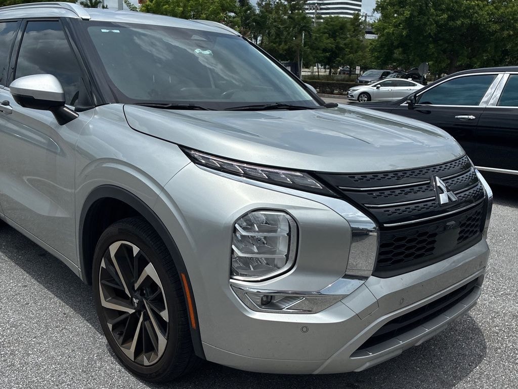 Used 2023 Mitsubishi Outlander SEL SUV