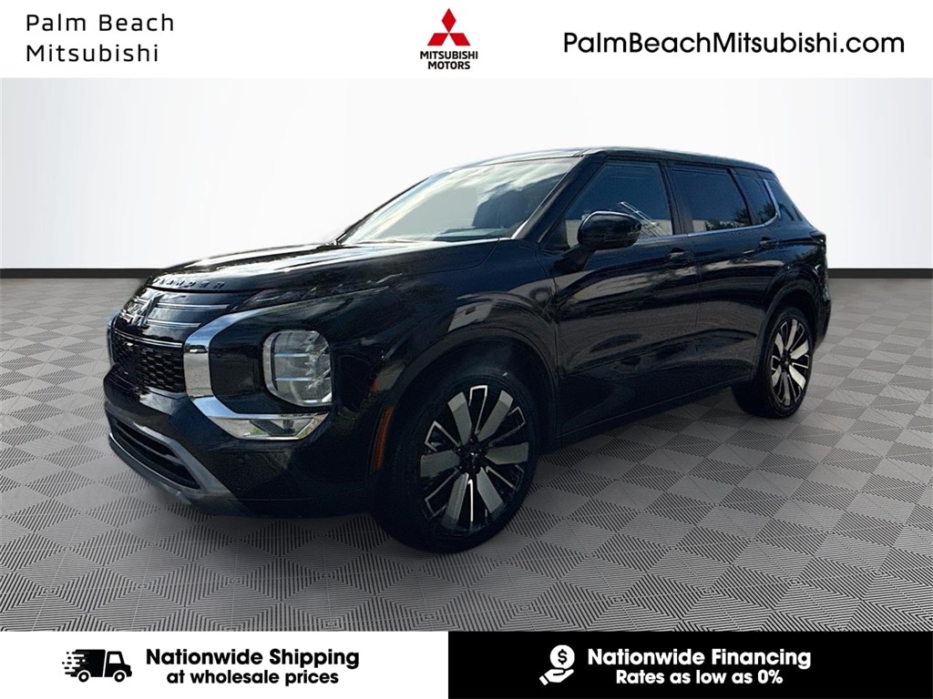 2025 Mitsubishi Outlander SE's photo