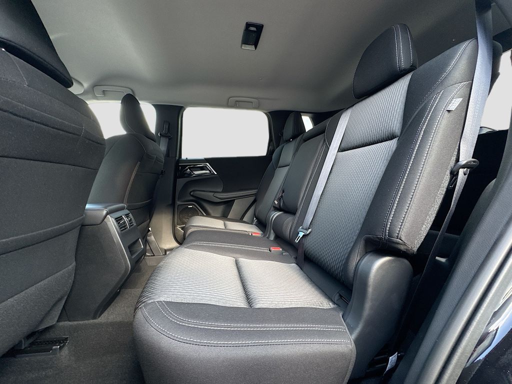 2025 Mitsubishi Outlander ES - Photo 25