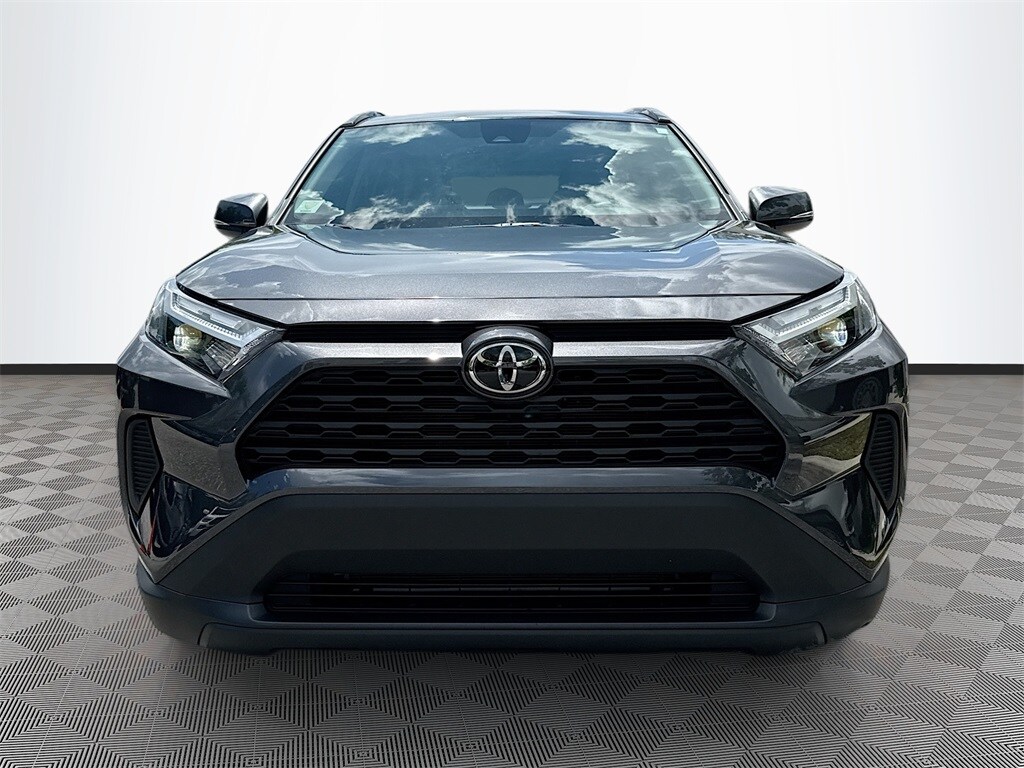 2024 Toyota RAV4 XLE photo 2