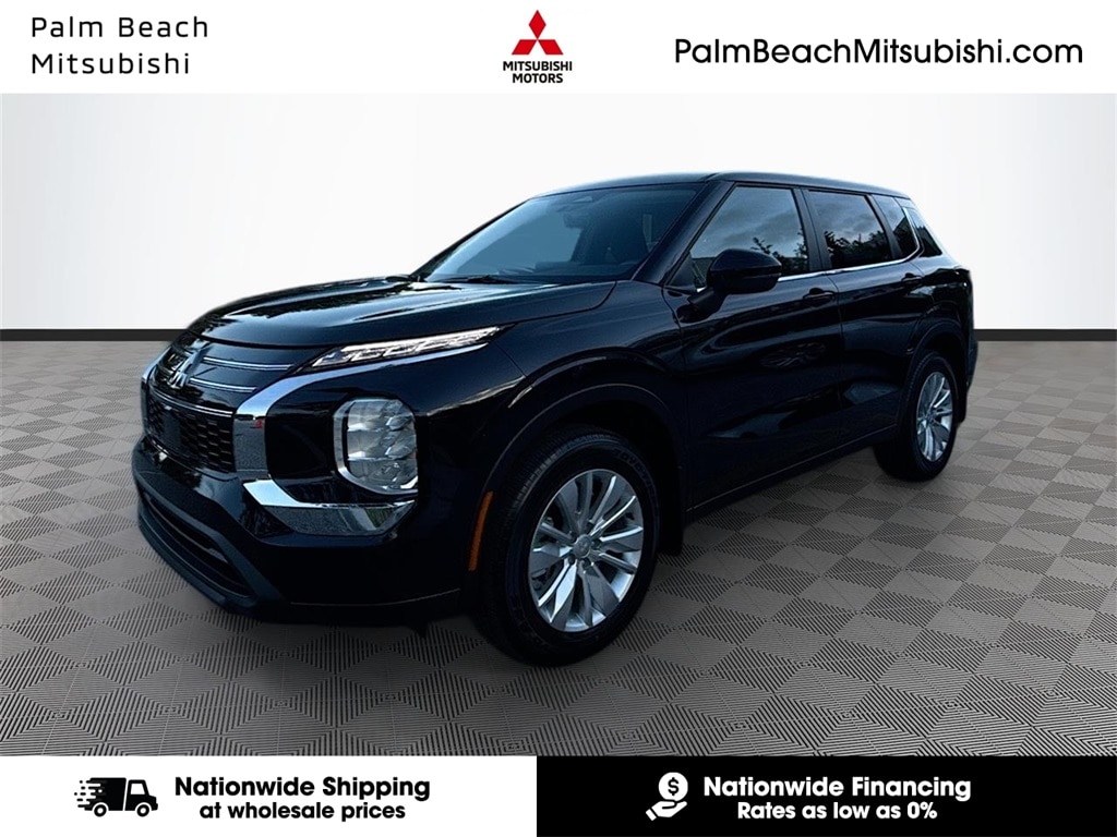 2025 Mitsubishi Outlander ES's photo