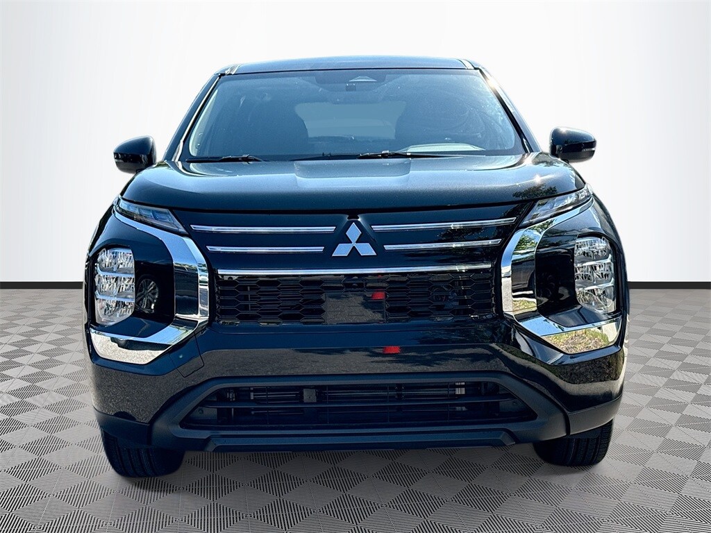 2025 Mitsubishi Outlander ES photo 2