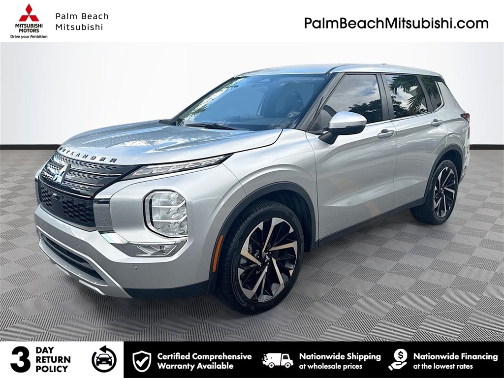 2022 Mitsubishi Outlander SE's photo