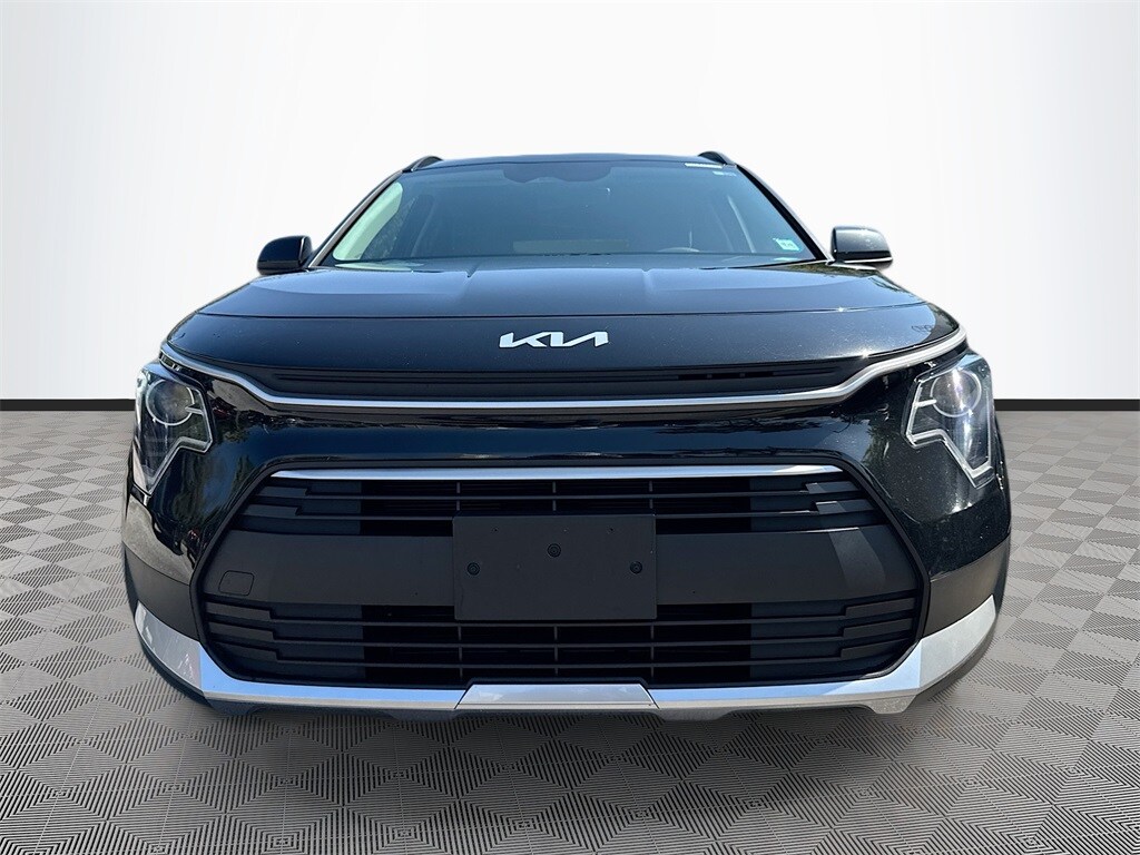 2024 Kia Niro LX photo 2