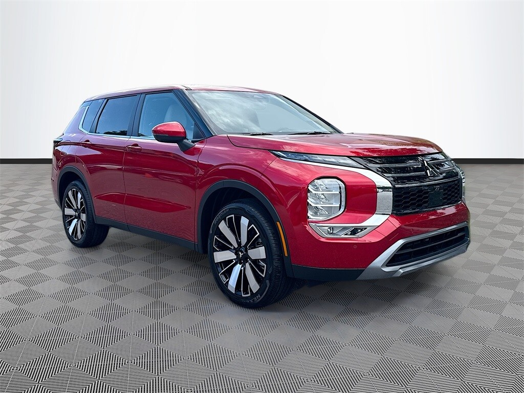 2025 Mitsubishi Outlander SE photo 3