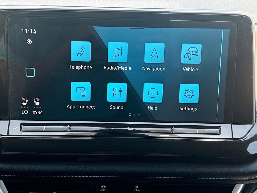 2025 Volkswagen Atlas SE w/Tech - Photo 14